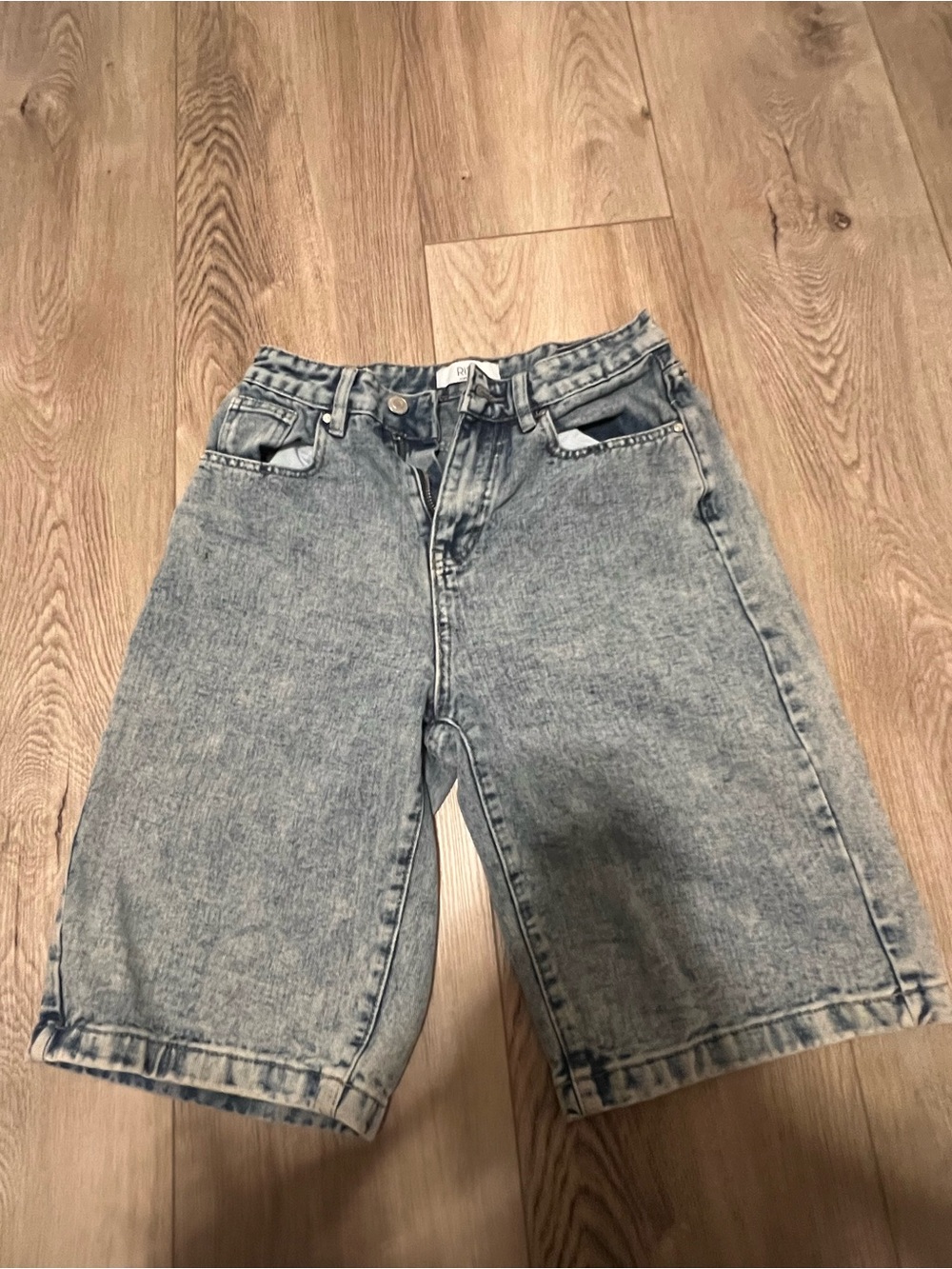 Men's Light Blue Acid Wash Denim Shorts - Classic Casual Fit